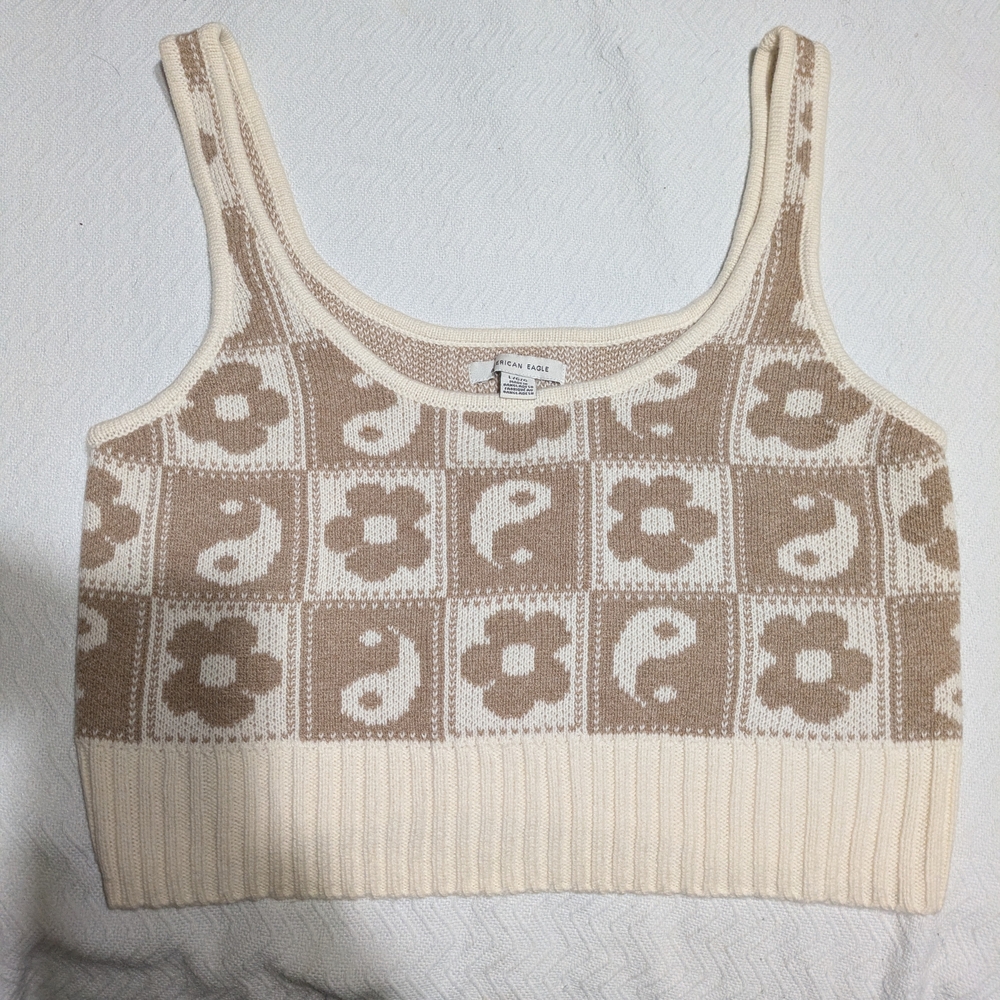 American Eagle Outfitters Cream and Beige Geometric Crewneck Sweater